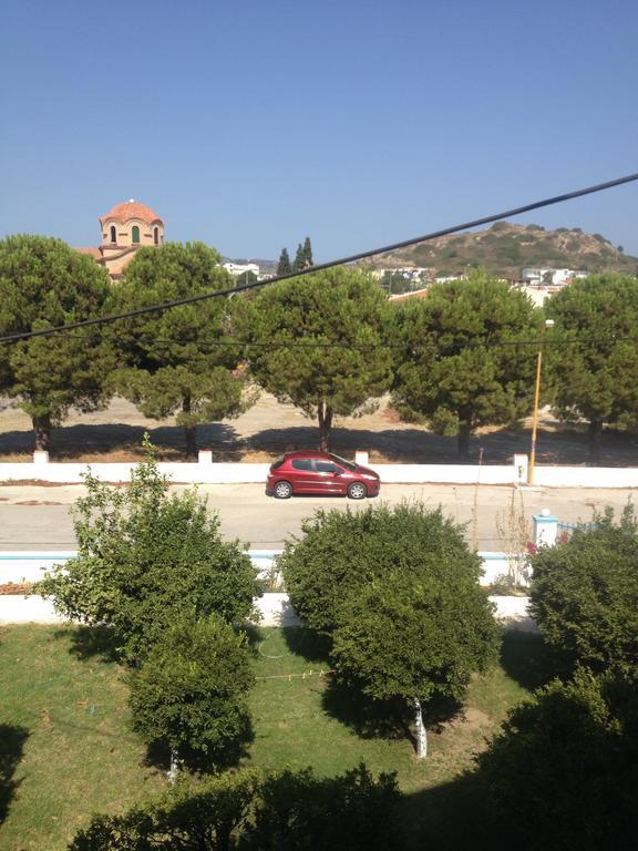 Manos Pension Faliraki Habitación foto